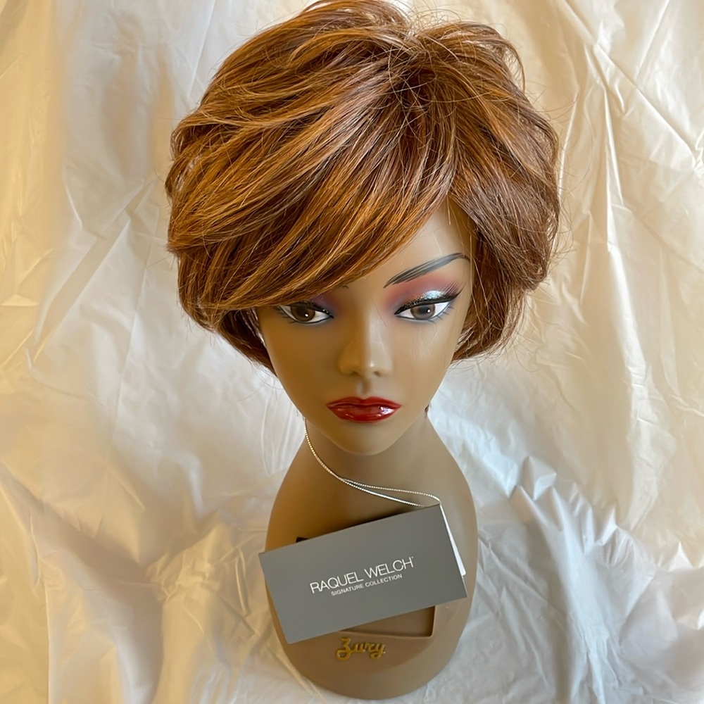 Raquel Welch On Your Game Wig NWT